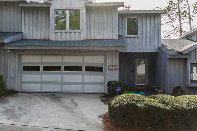 3252 Summerchase Cir - Photo 2 of 17