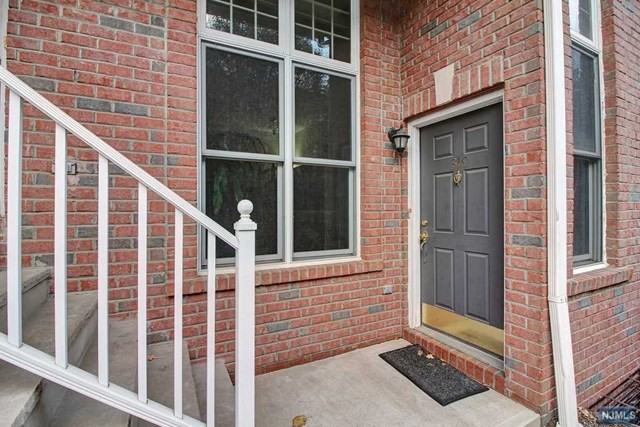 319 Midland Ct - Photo 2 of 20