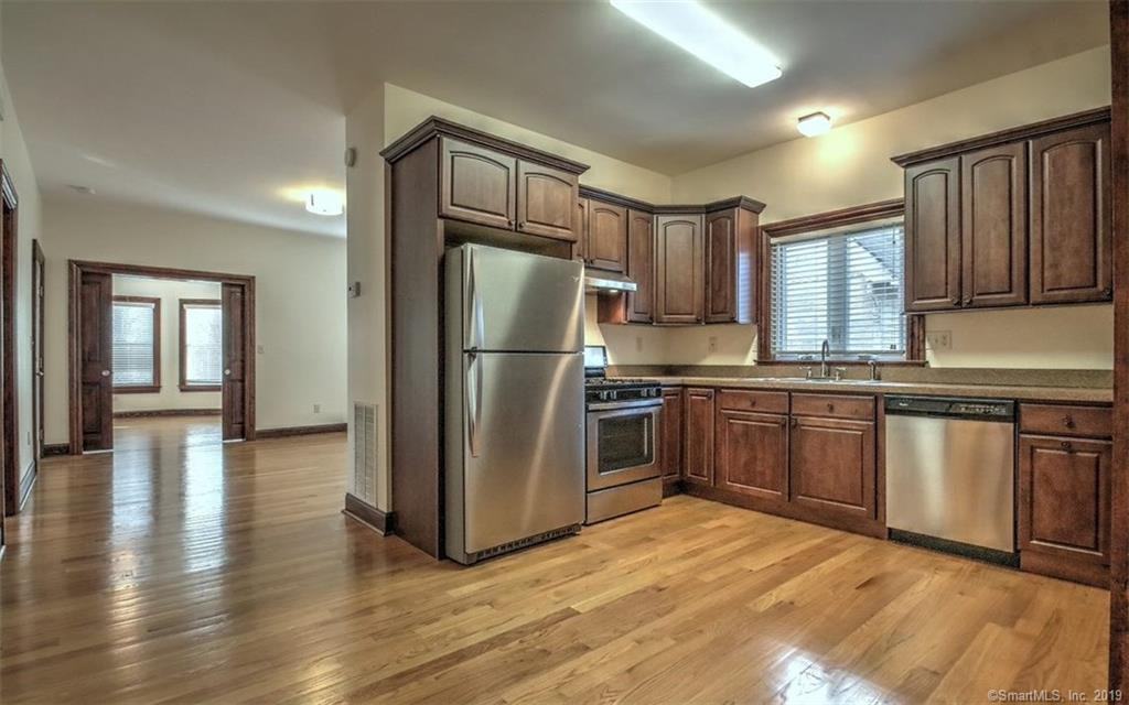 307 Park St - Photo 3 of 24