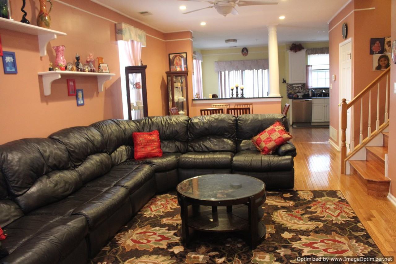 1501 Blossom Cir - Photo 3 of 25