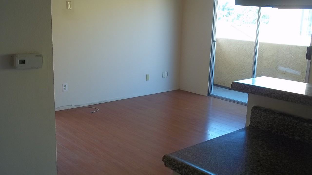 Delano Manor - Photo 5 of 17