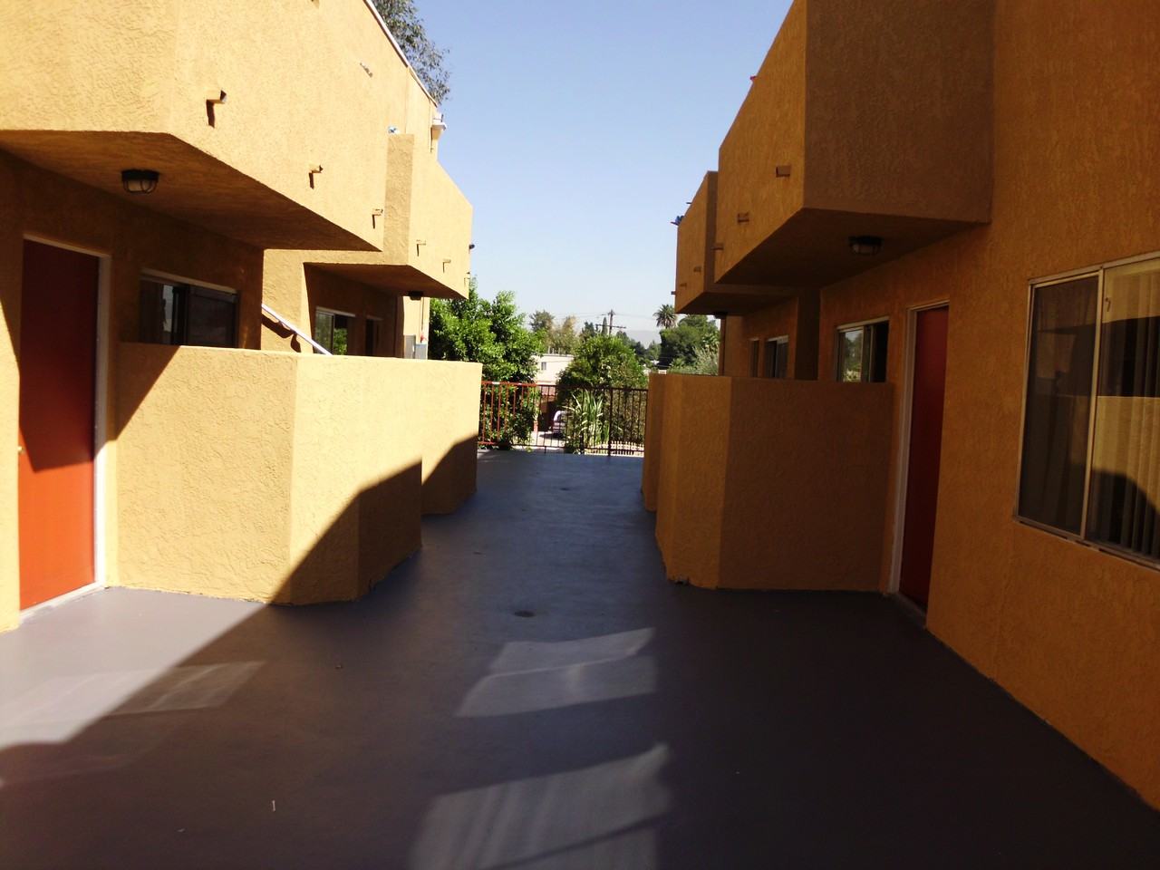 Delano Manor - Photo 3 of 17