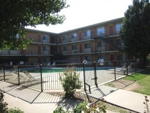 101 N Boulevard - Photo 2 of 7