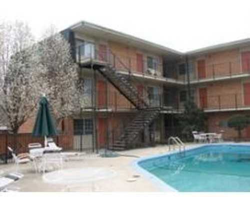 101 N Boulevard - Photo 3 of 7