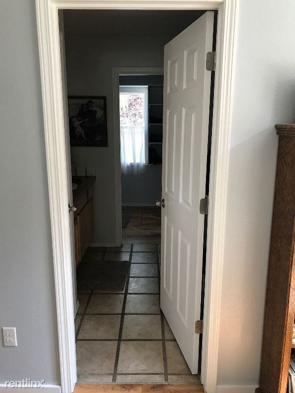 3406 N 32nd St - Photo 3 of 13