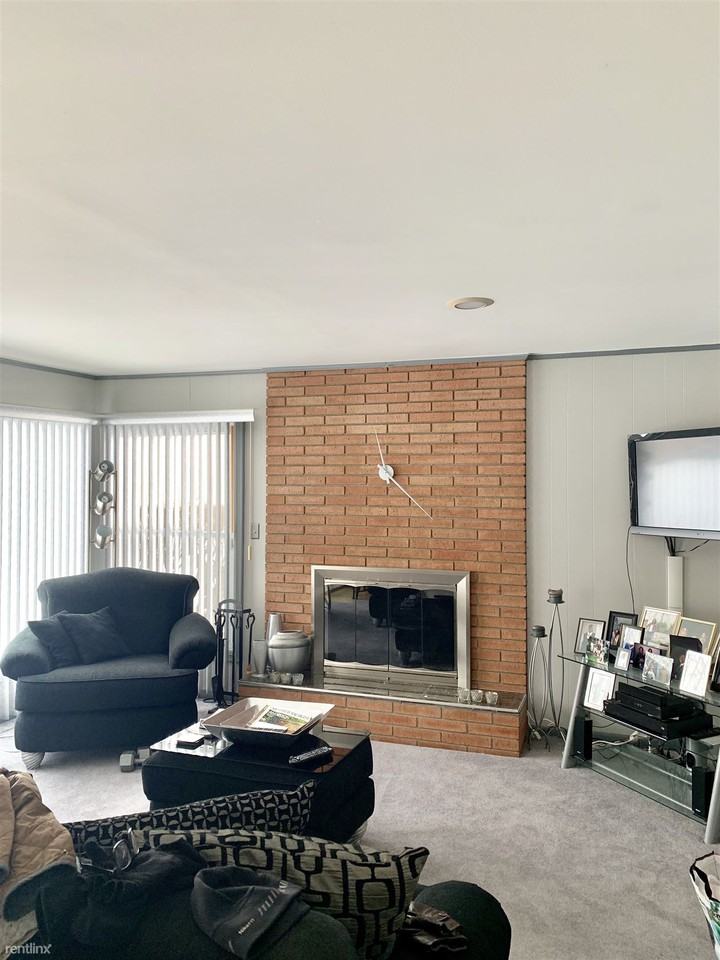 25253 Donald - Photo 2 of 10