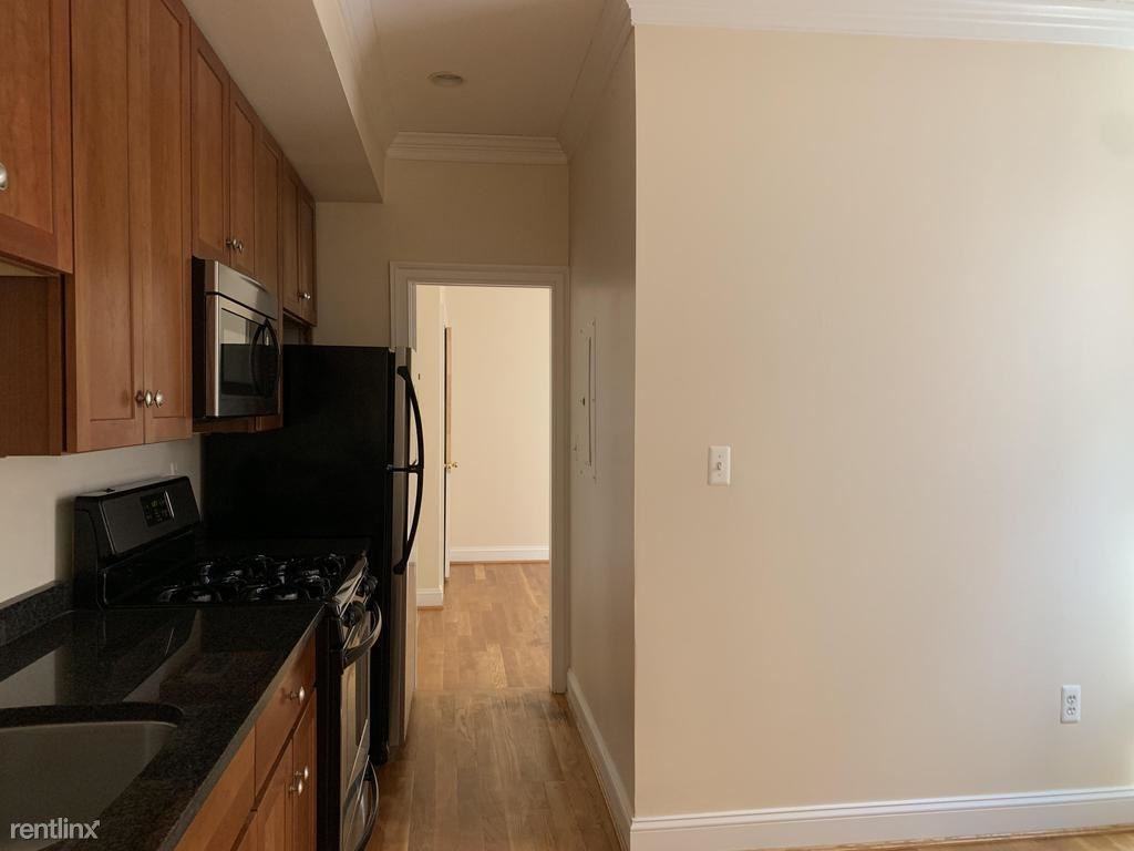 1205 King St #B - Photo 3 of 12