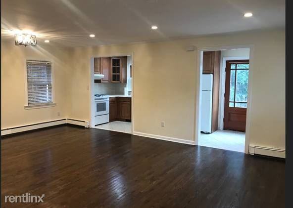 Renovated 2 Bedroom 1.5 Bath in Duplex - W/D In Unit - Pets Welcome - Parking - Rye - Photo 2 of 9