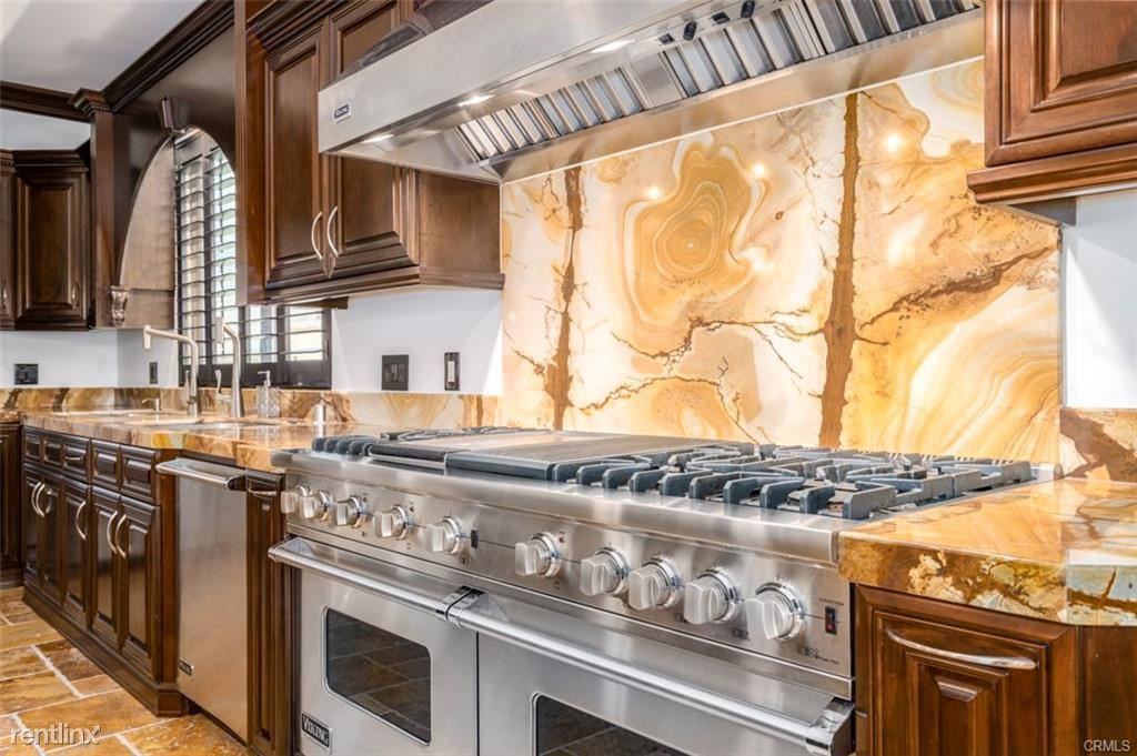 20071 SW Cypress St - Photo 3 of 48