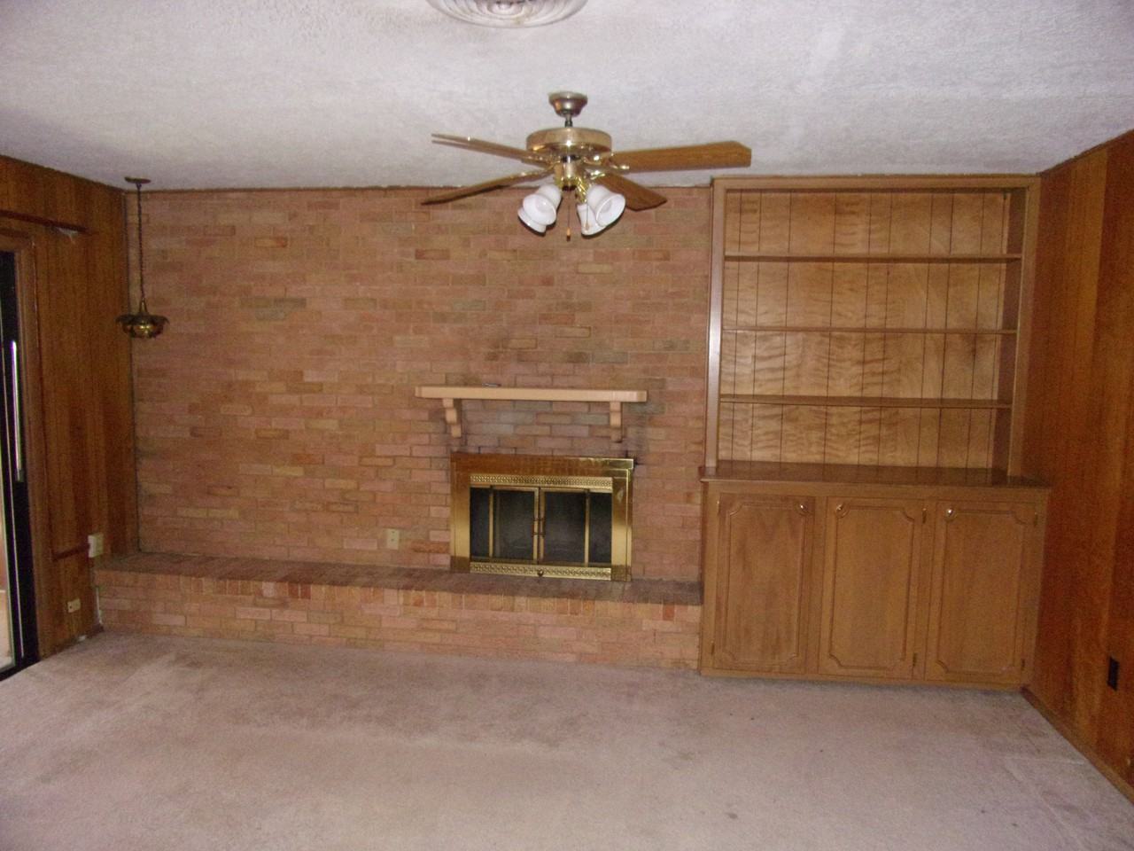 8504 Edgemere Blvd - Photo 2 of 14