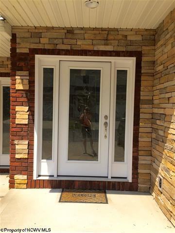 32 Turnstone Dr - Photo 2 of 15