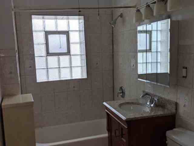 6730 S Ridgeland Ave #2ndFL - Photo 5 of 10