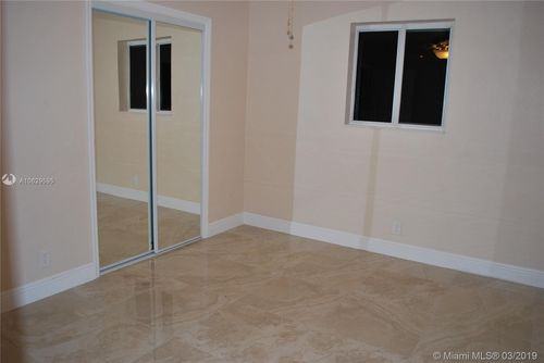 1922 SW 64th Ave - Photo 3 of 7