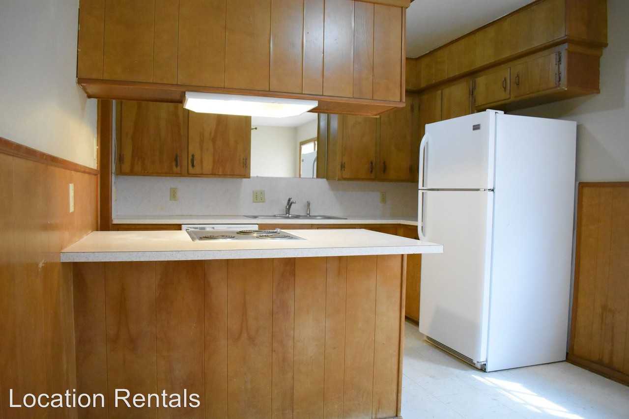 2010 54th Street - Photo 3 of 7