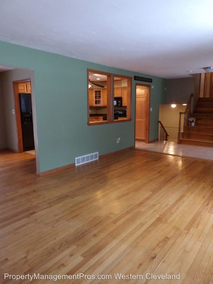 24376 Noreen Dr - Photo 2 of 35