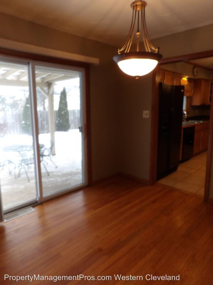 24376 Noreen Dr - Photo 3 of 35