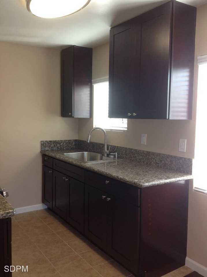 3713-3711 Wilson St - Photo 3 of 12