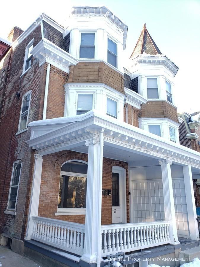 1236 Walnut St - Photo 2 of 14