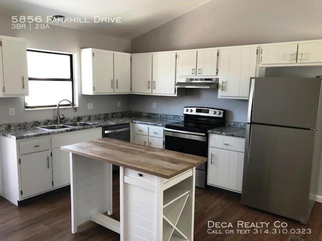 5856 Parkhill Dr - Photo 2 of 16