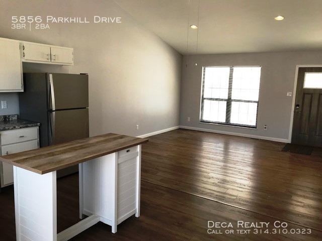 5856 Parkhill Dr - Photo 3 of 16