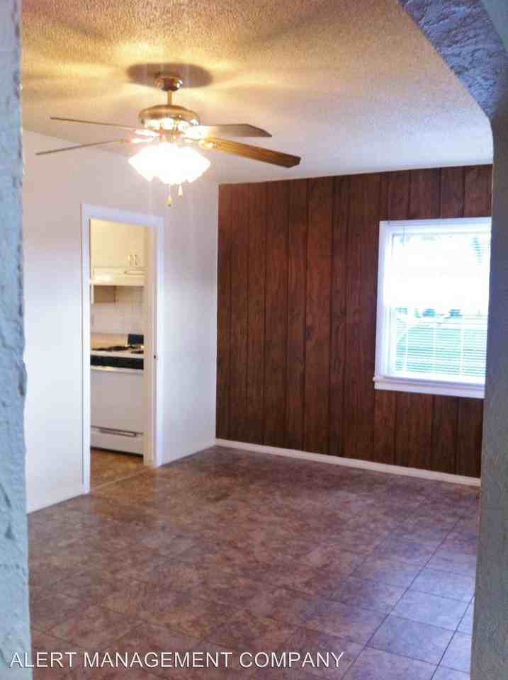 454 N Hayes Ave - Photo 3 of 8