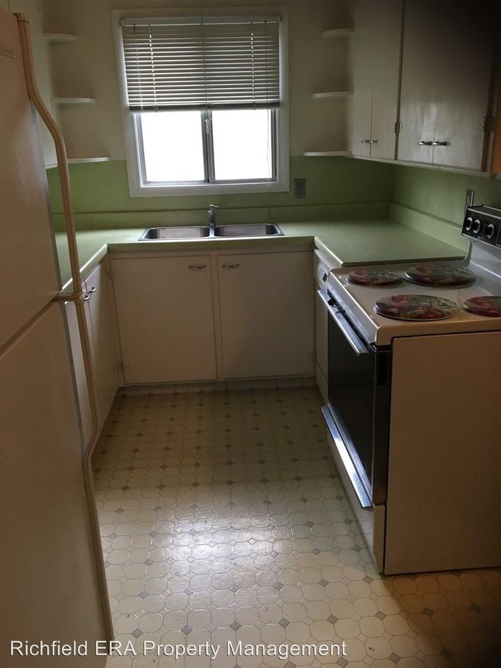 136 N 300 W - Photo 3 of 7