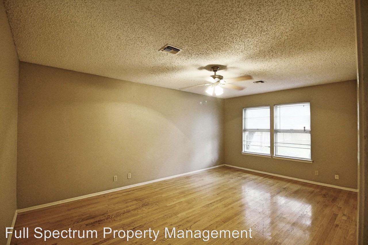 11826 Broadwood St - Photo 2 of 13