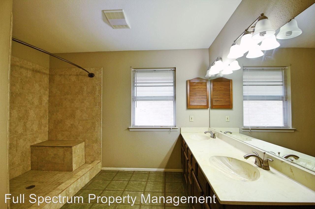 11826 Broadwood St - Photo 3 of 13