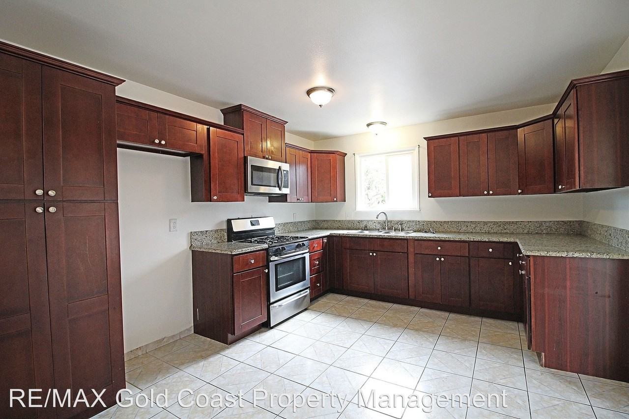 3549 S B St - Photo 3 of 13