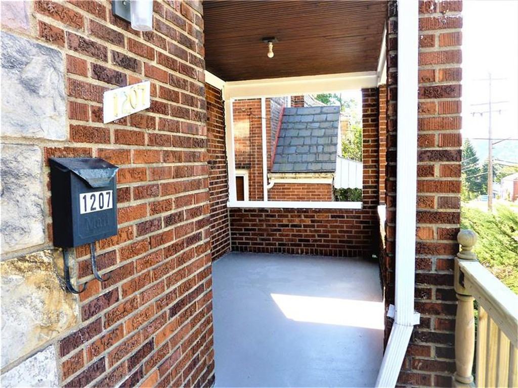 1207 Marshall Ave - Photo 2 of 21