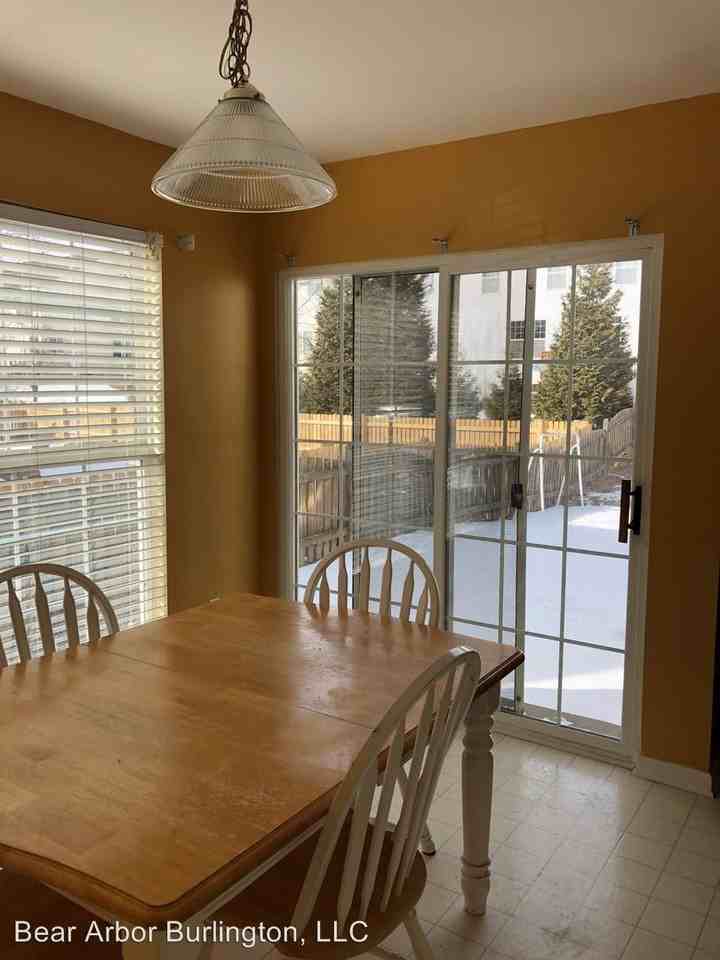 10900 67th Pl - Photo 2 of 15