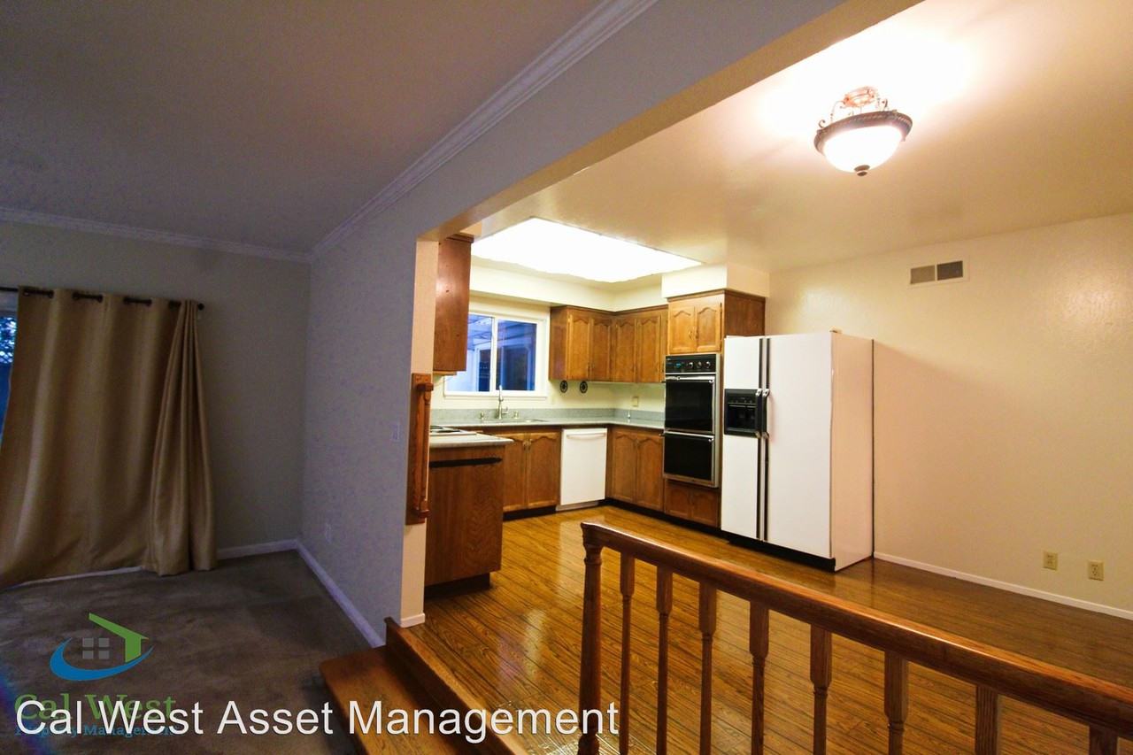 567 Suisse Dr - Photo 3 of 10