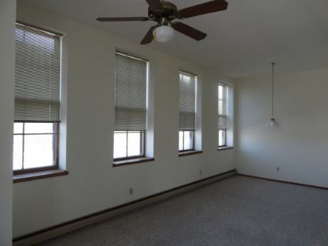 415 S Water St - Photo 5 of 10