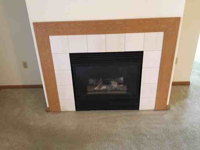 310 E Tyranena Park Rd - Photo 3 of 10