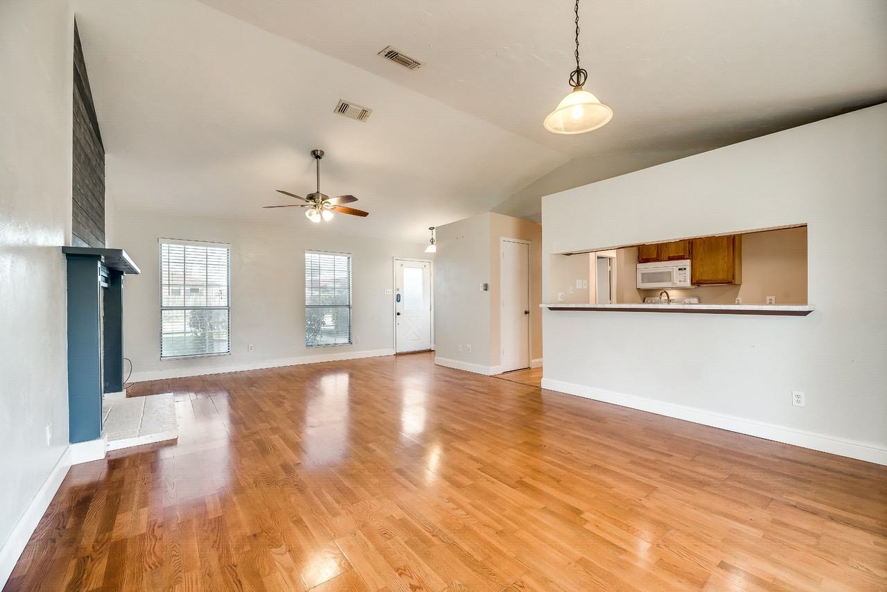 3728 Staghorn Cir S - Photo 3 of 17