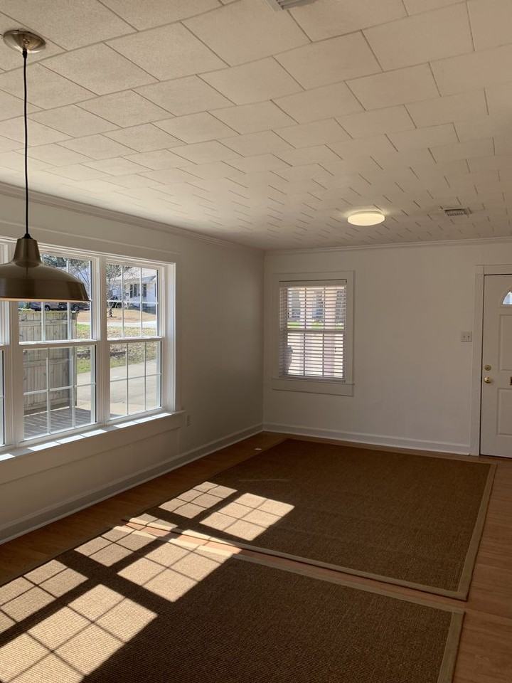 1722 Iris St - Photo 2 of 12