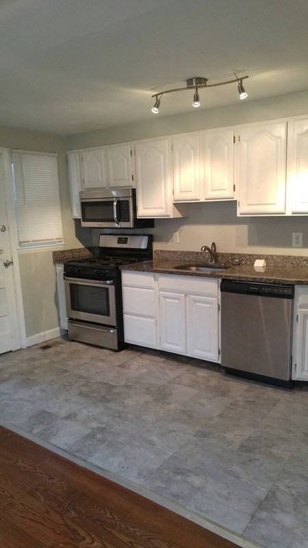 1001 Rock Hill Ave - Photo 3 of 4