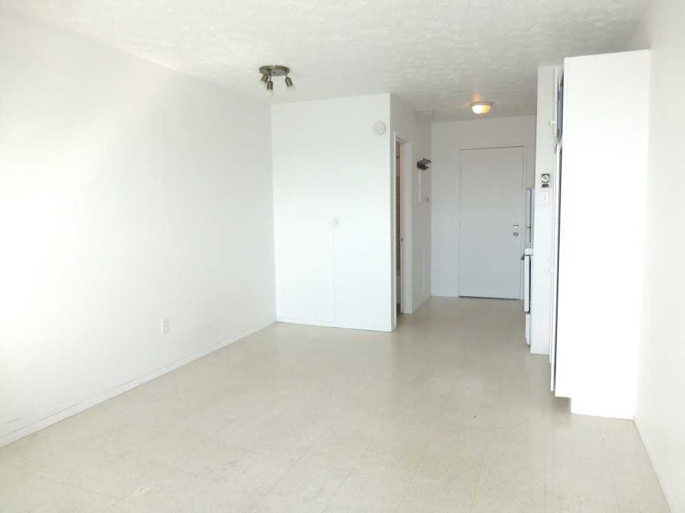 305 13e Avenue N - Photo 3 of 16