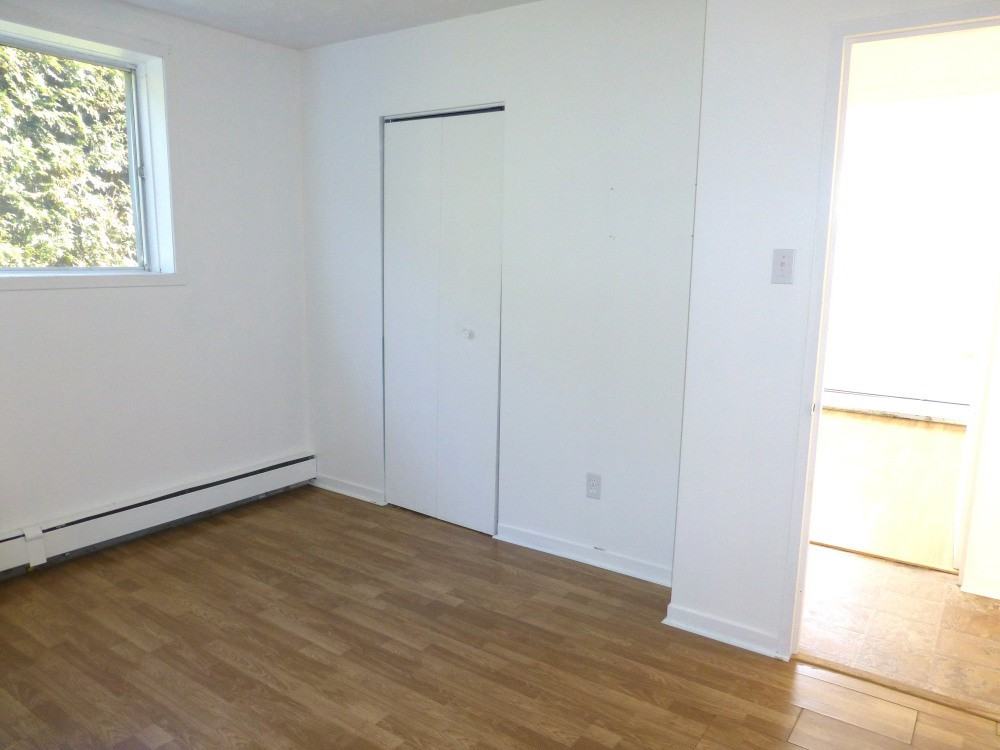 700 Place Des Ormeaux - Photo 3 of 19