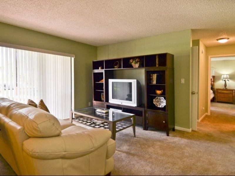 1215 Se Glenwood Dr - Photo 4 of 10