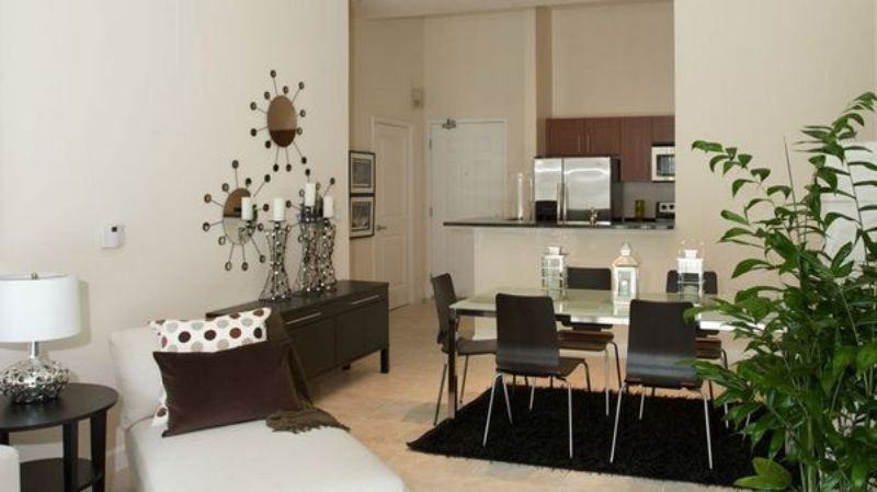 8111 Nw 53rd St - Photo 4 of 8