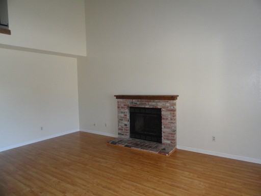 241 Kiva Pl - Photo 2 of 19