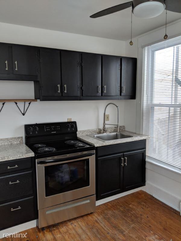 8 Pleasant St - Photo 3 of 11