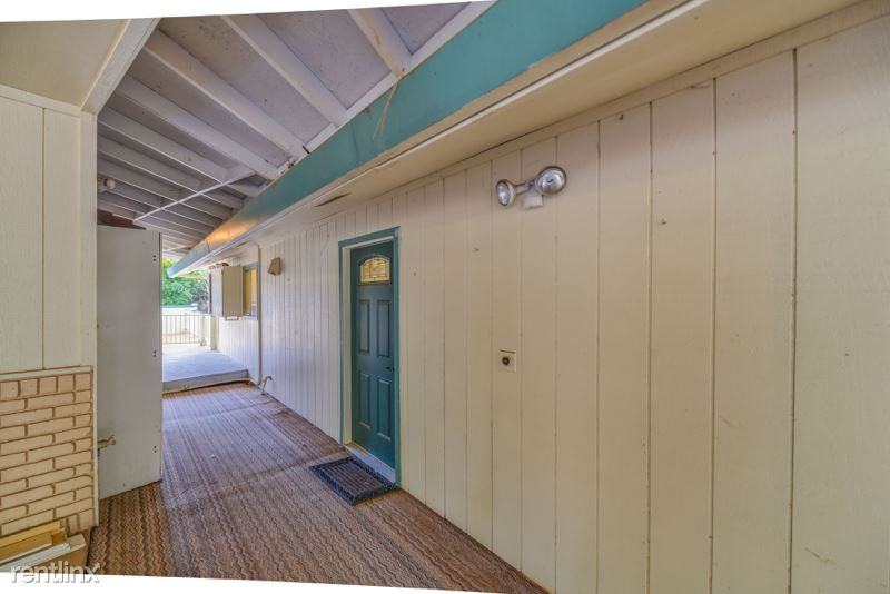 127 Stanley Rd - Photo 2 of 15