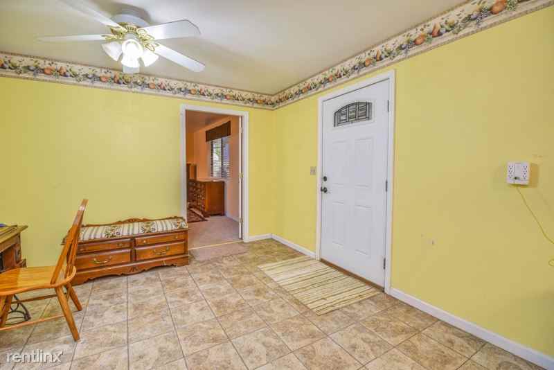127 Stanley Rd - Photo 3 of 15