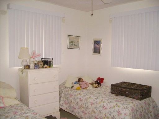 1327 Date Palm Dr - Photo 3 of 9