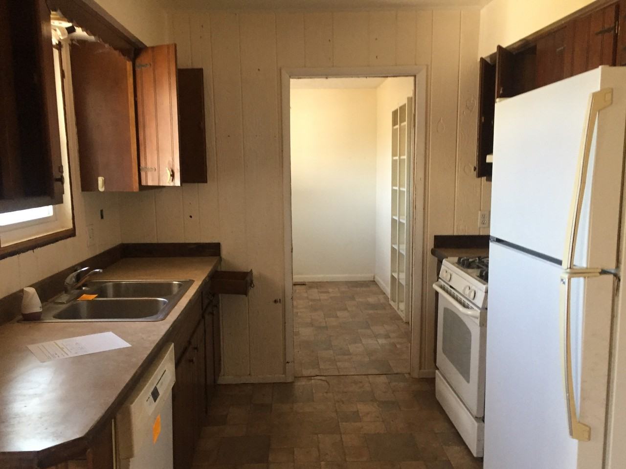 211 S School St - Photo 2 of 14