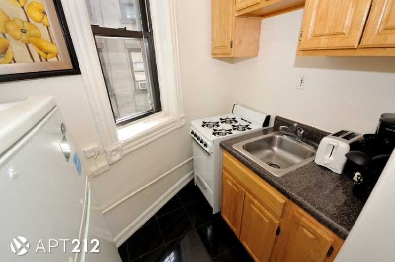 104 W 83rd St #4D - Photo 3 of 10