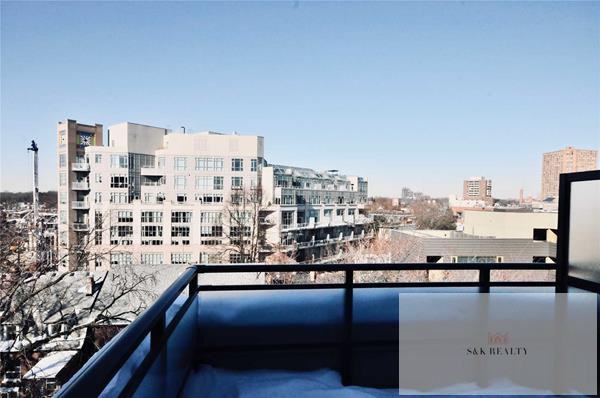 38 Howard Park Avenue #10005