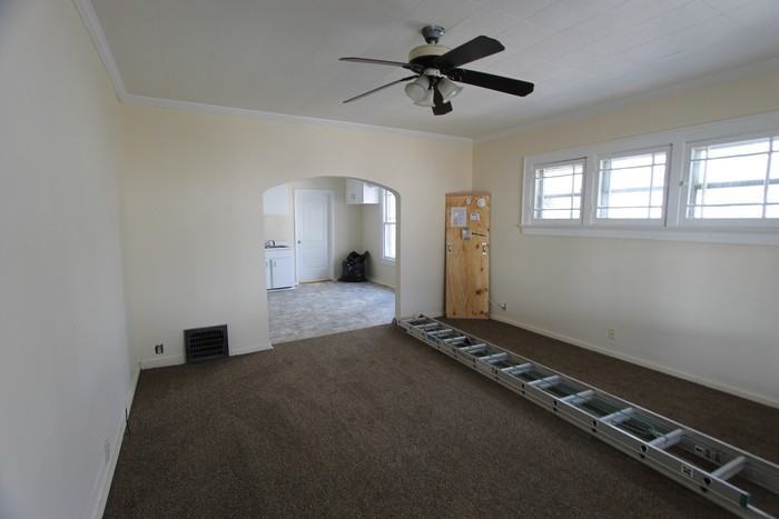 2012 Harding Avenue - Photo 2 of 20